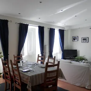 https://cozy-apartment-in-center.hotels-lisbon-portugal.com