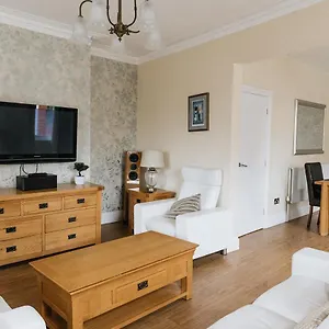 Barwick - Spacious 2 Bed With 2 Floors Located In Scarborough, Great For Family Trips! Scarborough